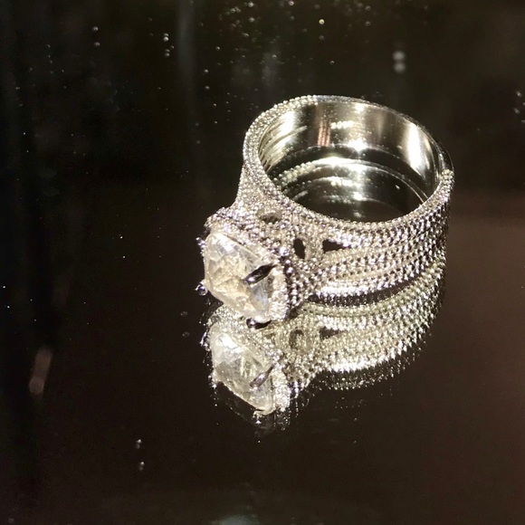 Ring - Picture 2 of 3